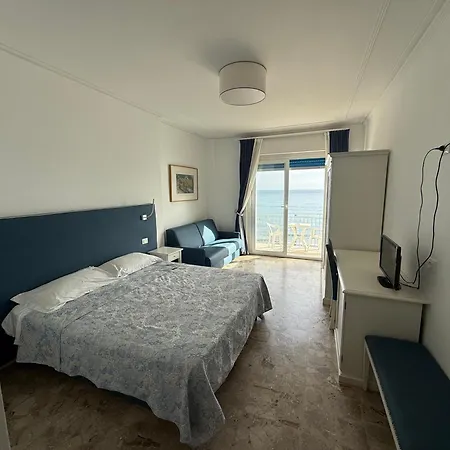 ホテル La Balnearia アラッシオ