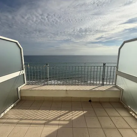 La Balnearia アラッシオ