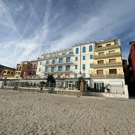 La Balnearia 3* アラッシオ