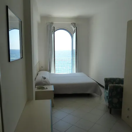 La Balnearia ホテル アラッシオ