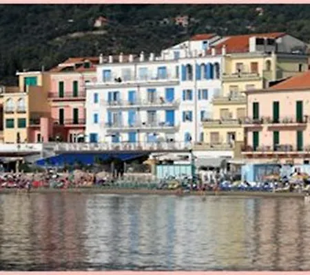 La Balnearia 3* アラッシオ