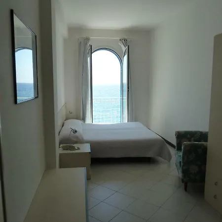 La Balnearia ホテル アラッシオ